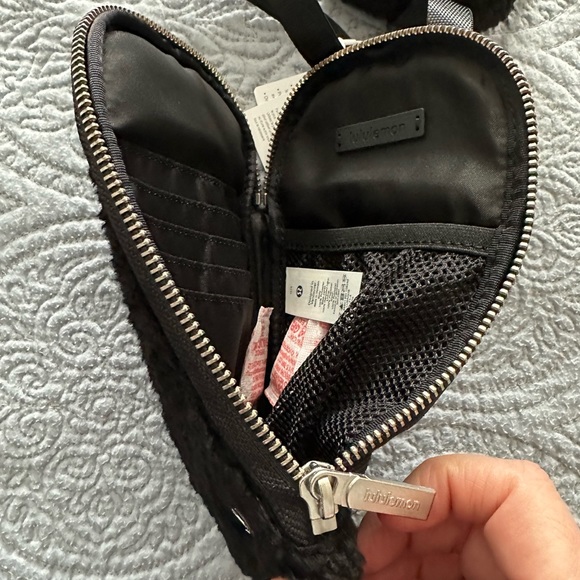 Lululemon Modular Phone Cross Body - fleece - Picture 6 of 7